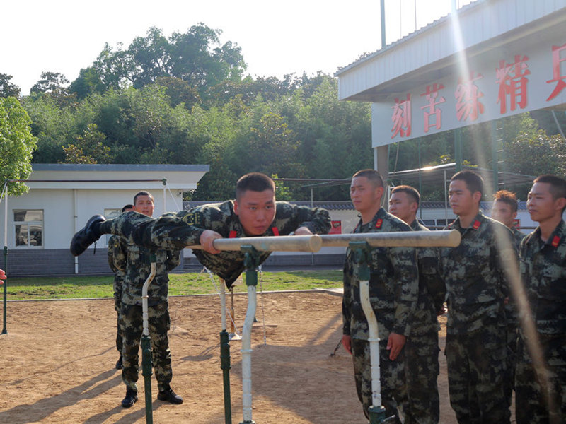 2022年6月16日，李林雨正在參加訓(xùn)練。武警隨州支隊(duì)供圖