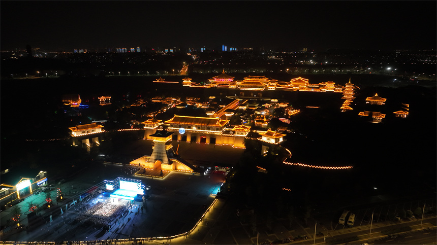 航拍唐城夜景。劉濤攝