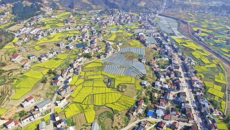 湖北建始土嶺苗寨好光景。