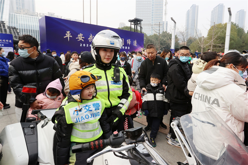 武漢警營開放日活動現(xiàn)場。武龔軒攝